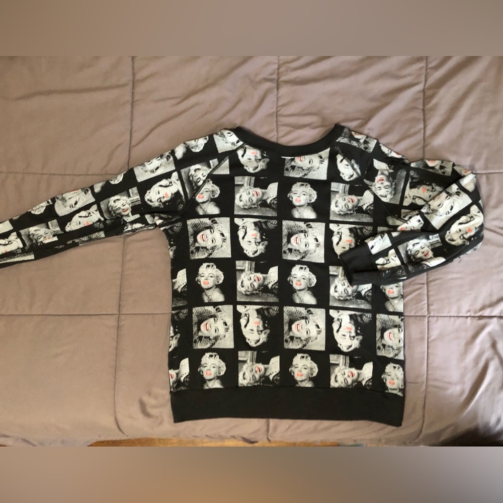 Marilyn Monroe Reversible Pullover Sweatshirt Bla… - image 7